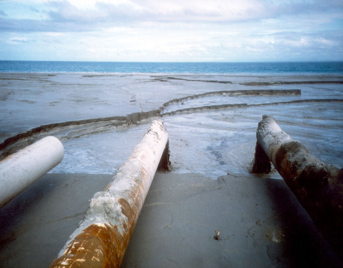 Minenabwässer werden in die Calacan-Bucht geleitet.